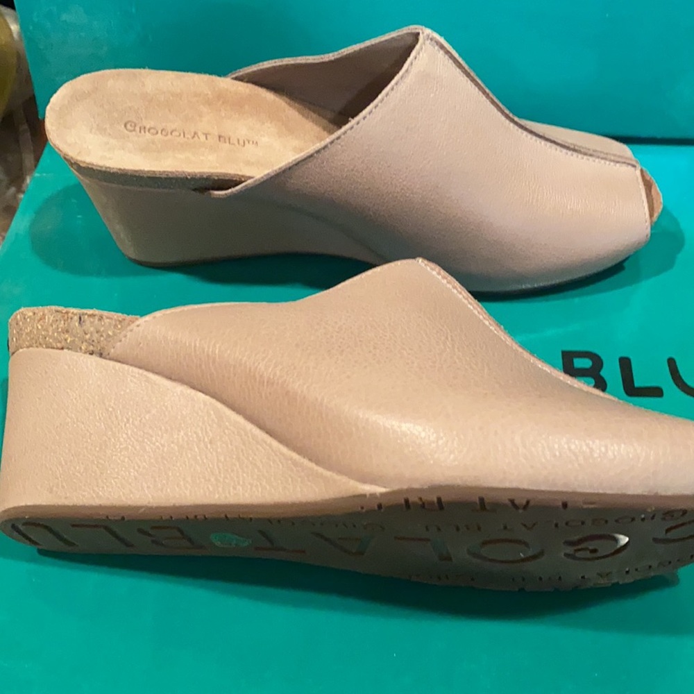Elden by Chocolat Blu wedge